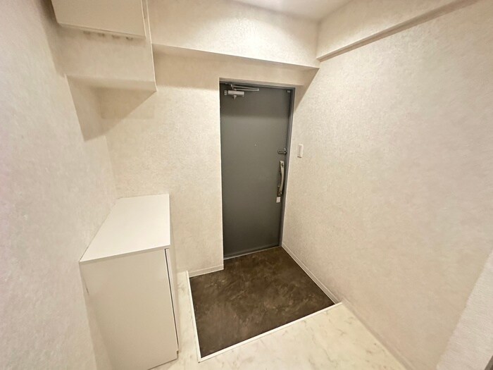 物件内観写真12　(玄関)