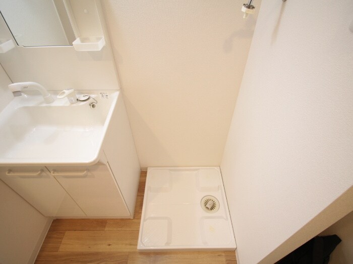 物件内観写真14　(洗濯機置場)