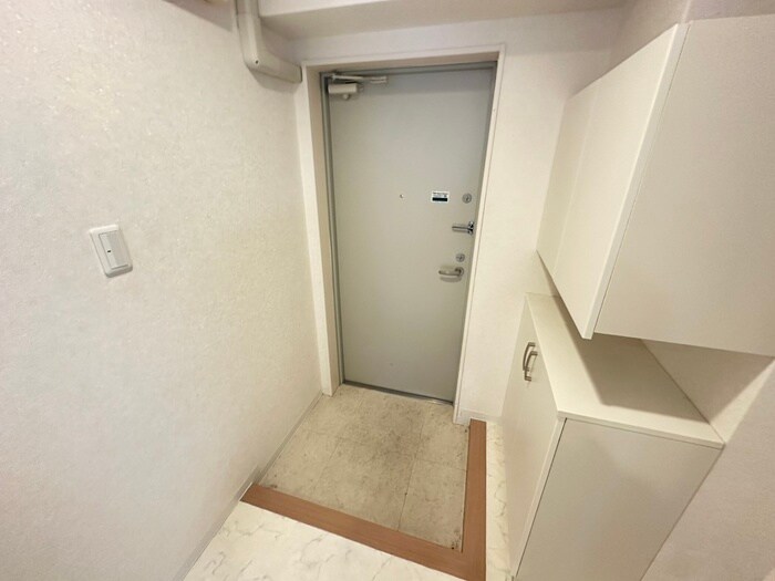 物件内観写真15　(玄関)