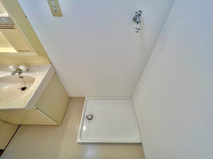 物件内観写真16　(洗濯機置場)