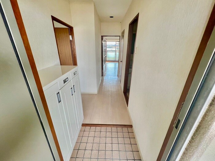 物件内観写真19　(玄関)