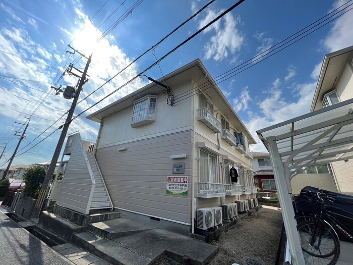 物件外観写真6　(エントランス部分)