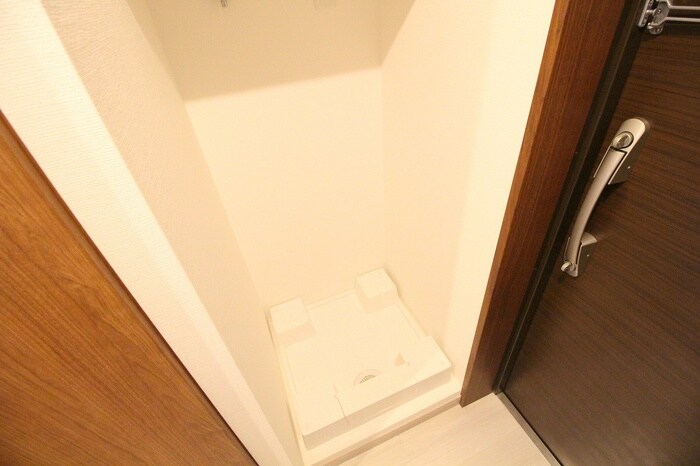 物件内観写真15　(洗濯機置場)