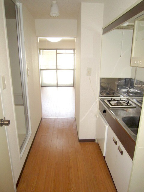 物件内観写真4　(廊下)