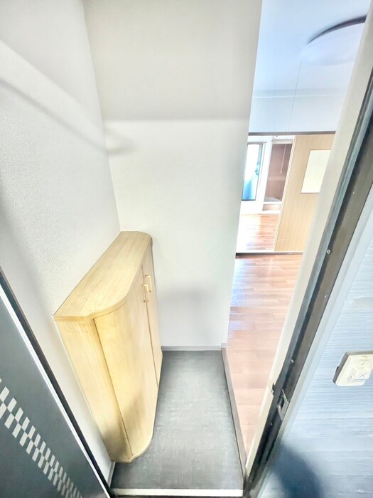 物件内観写真7　(玄関)