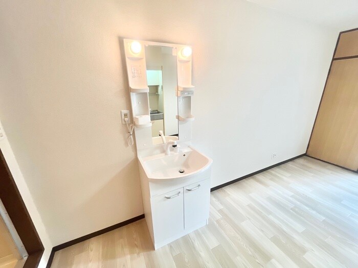 物件内観写真11　(洗面)