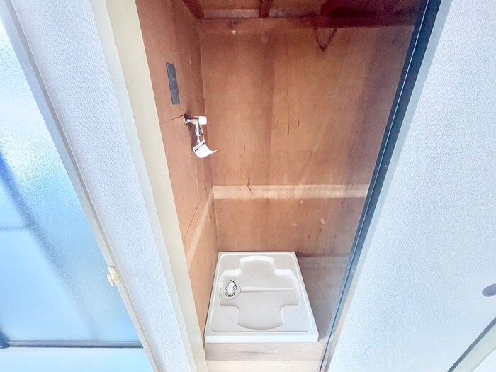 物件内観写真15　(洗濯機置場)
