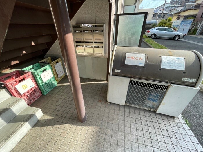 物件外観写真4　(エントランス部分)