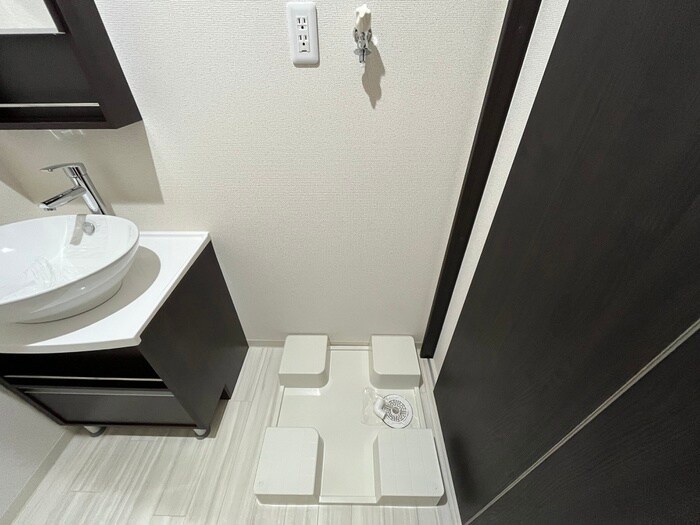 物件内観写真10　(洗濯機置場)