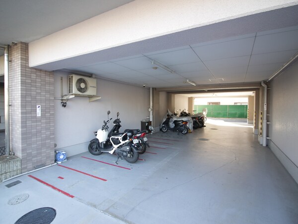 バイク置き場