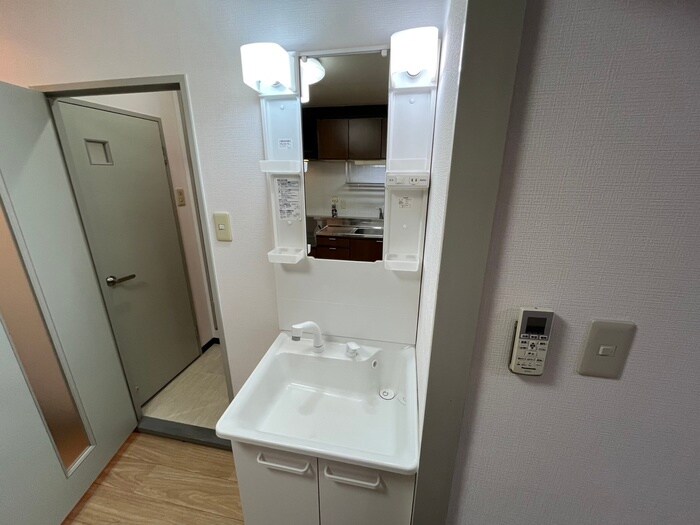 物件内観写真11　(洗面)