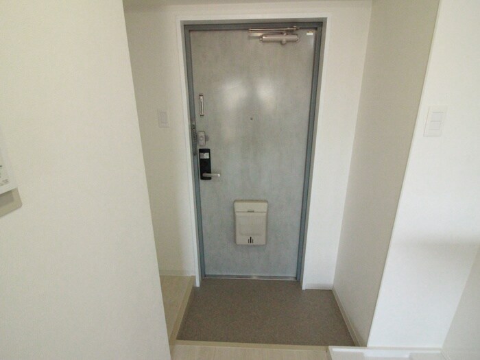 物件内観写真14　(玄関)