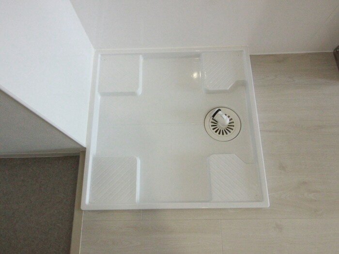 物件内観写真16　(洗濯機置場)