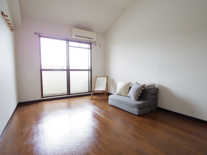 物件内観写真10　(居室)