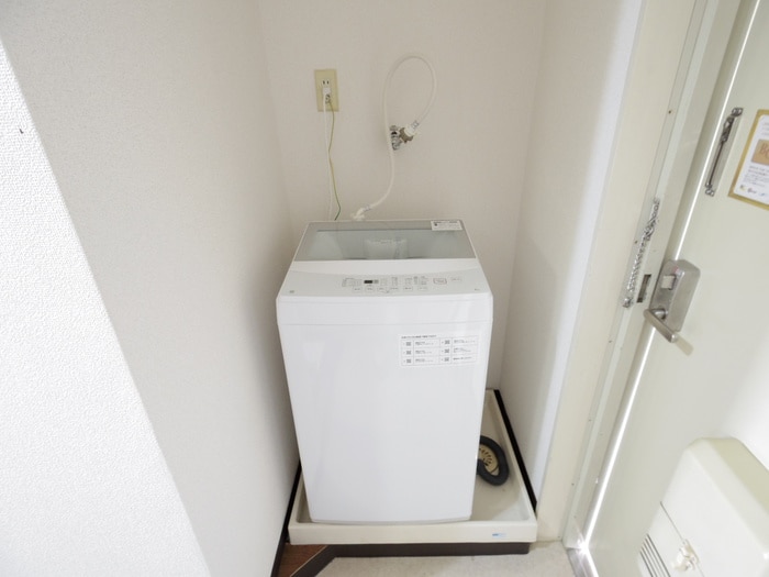 物件内観写真16　(洗濯機置場)