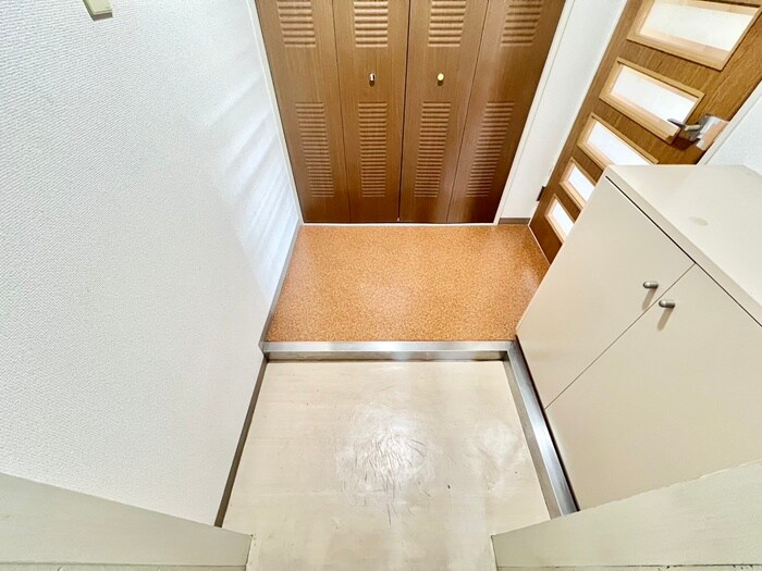 物件内観写真17　(玄関)