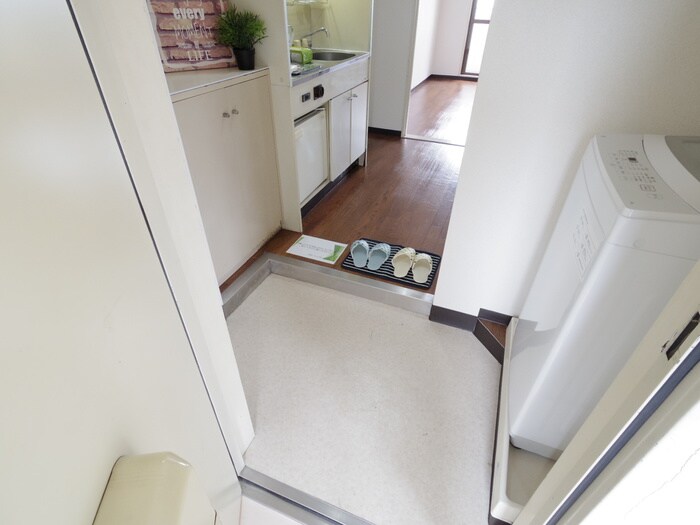 物件内観写真18　(玄関)