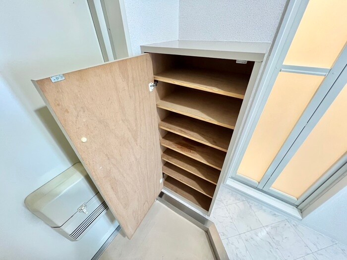 物件内観写真18　(靴箱)