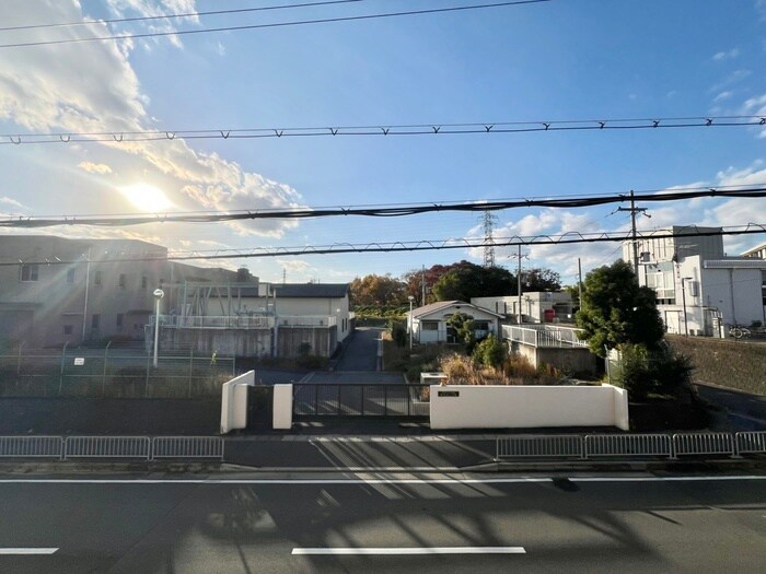 物件内観写真20　(室内からの展望)