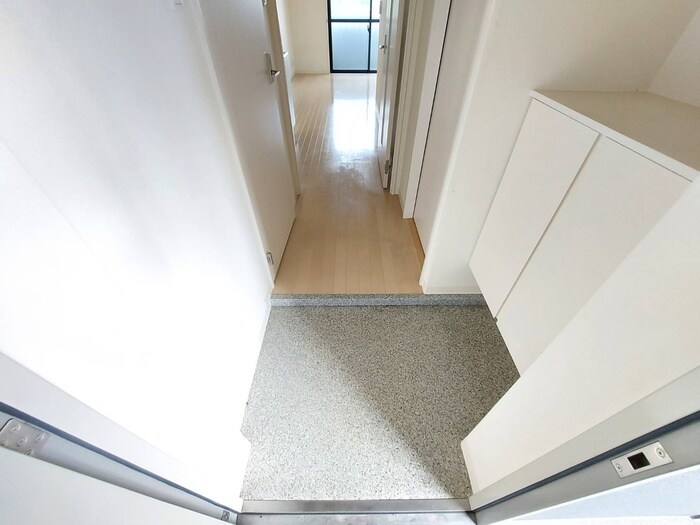 物件内観写真18　(玄関)