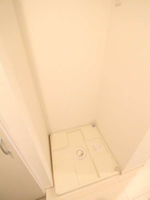 物件内観写真18　(洗濯機置場)