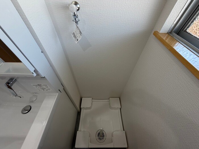 物件内観写真13　(洗濯機置場)