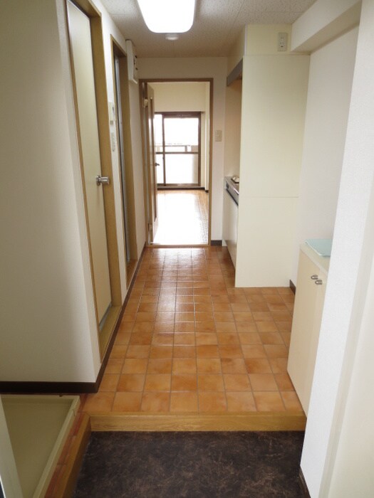 物件内観写真12　(玄関)