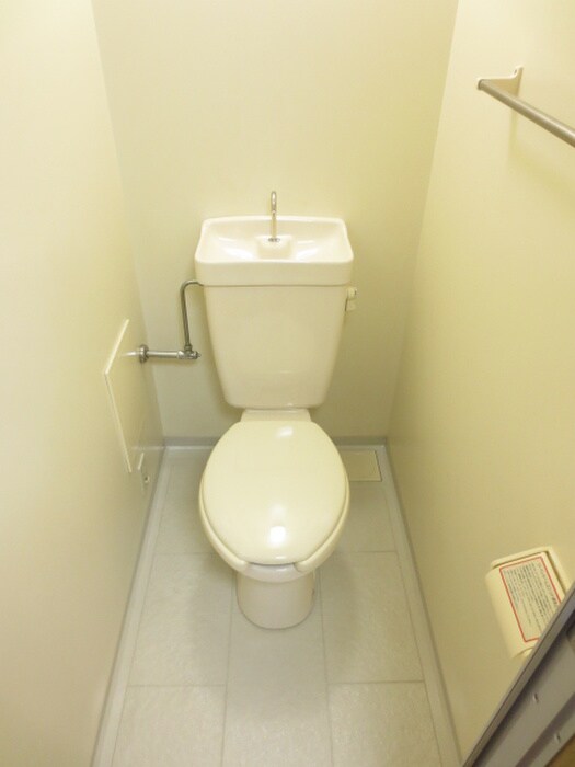 物件内観写真14　(トイレ)