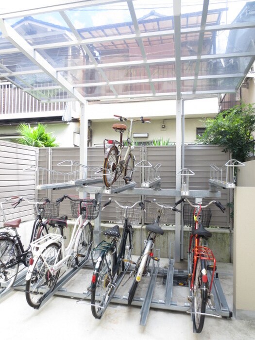 物件外観写真4　(駐輪場)