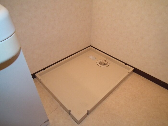 物件内観写真10　(洗濯機置場)