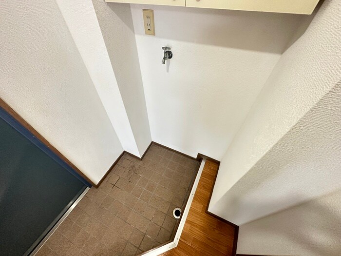 物件内観写真10　(洗濯機置場)