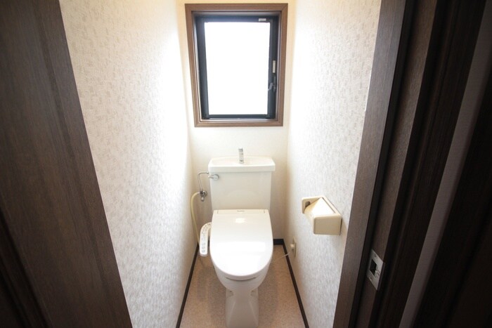 物件内観写真8　(トイレ)