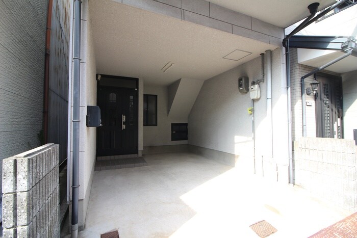 物件外観写真4　(駐車場)