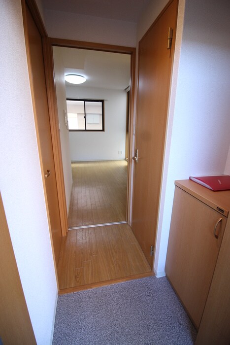 物件内観写真9　(廊下)