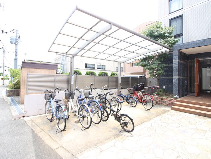 物件外観写真6　(駐輪場)