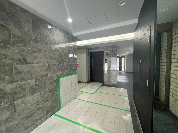 物件外観写真4　(エントランス部分)