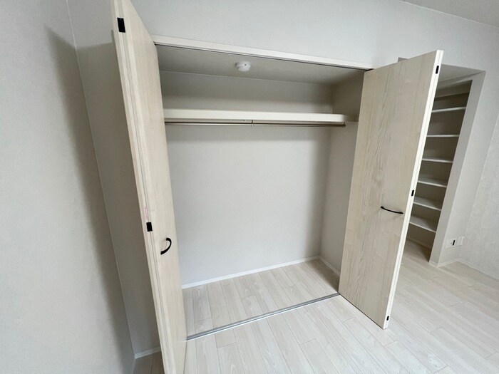 物件内観写真12　(収納)