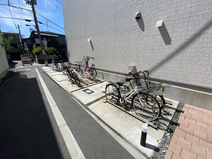 物件外観写真4　(駐輪場)