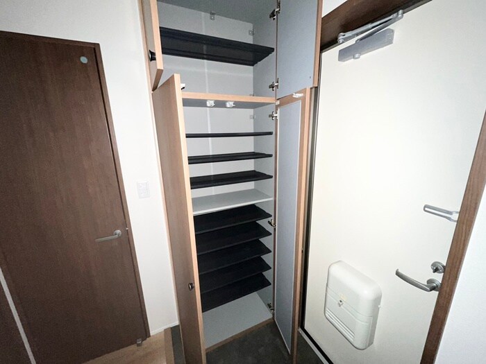 物件内観写真15　(靴箱)