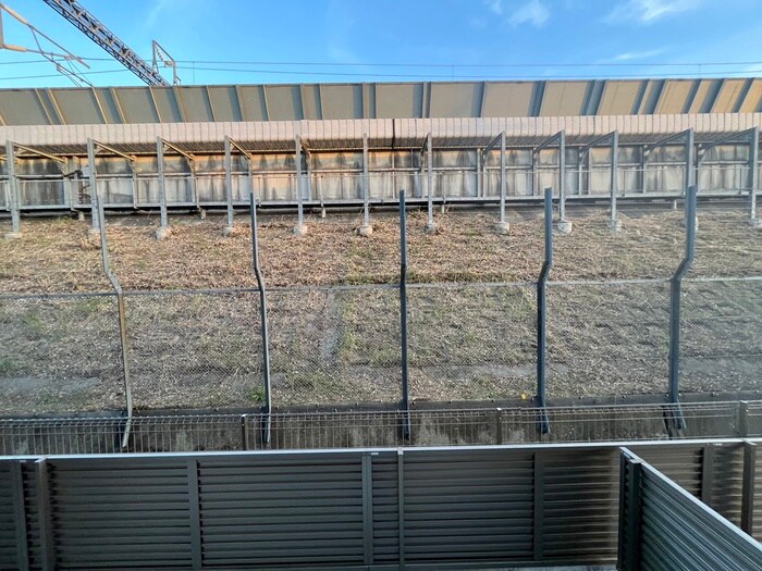 物件内観写真18　(室内からの展望)