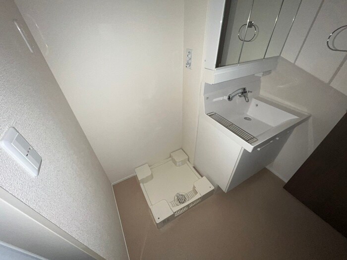 物件内観写真21　(洗濯機置場)