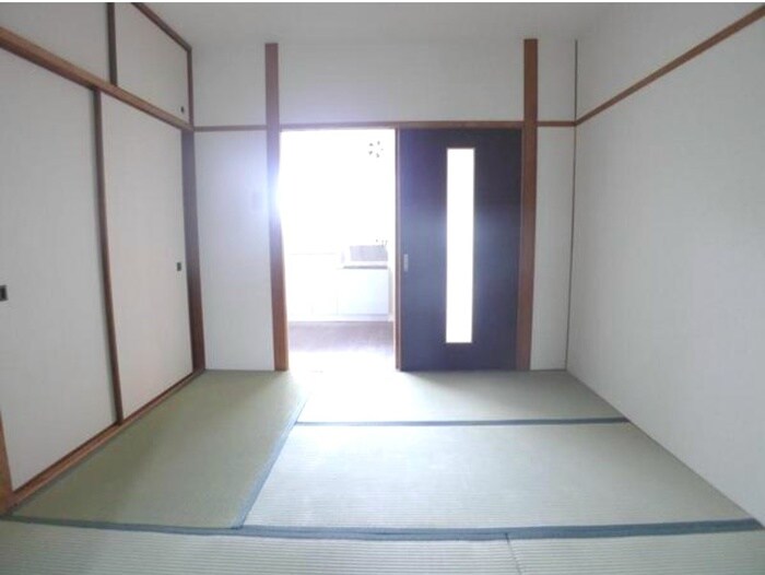 物件内観写真9　(居室)