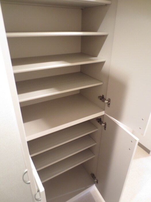 物件内観写真5　(靴箱)