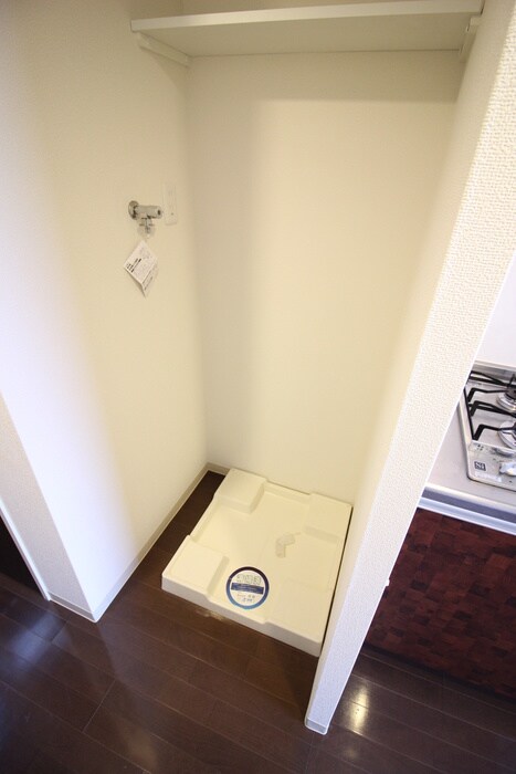 物件内観写真14　(洗濯機置場)