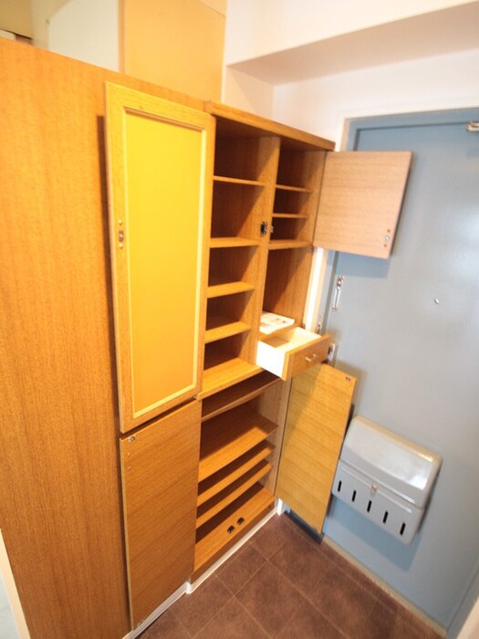 物件内観写真8　(靴箱)