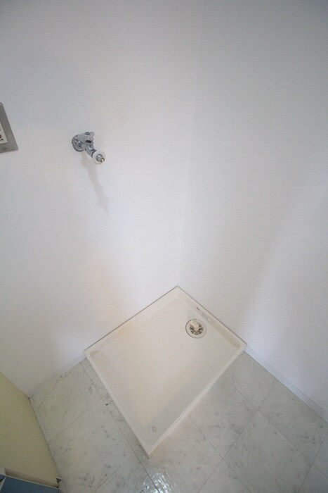 物件内観写真13　(洗濯機置場)