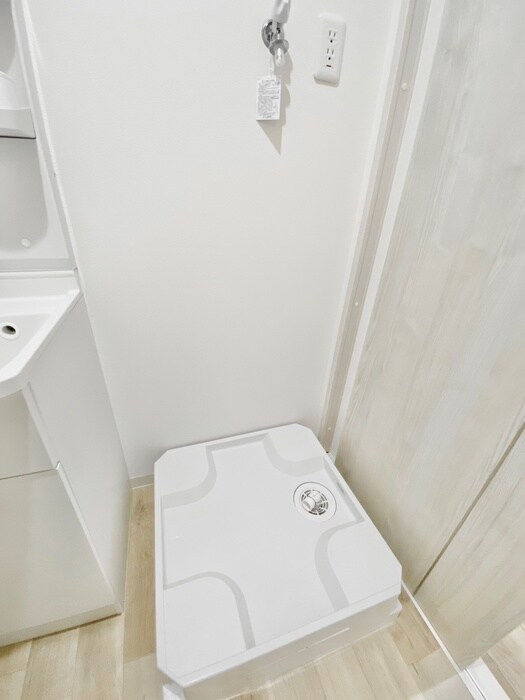 物件内観写真14　(洗濯機置場)