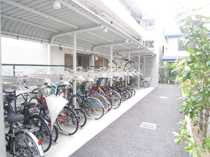 物件外観写真4　(駐輪場)