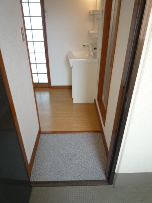 物件内観写真16　(玄関)