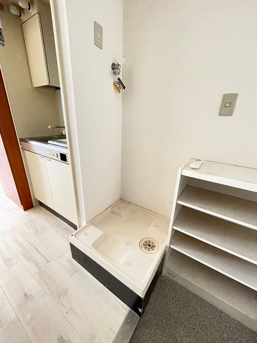 物件内観写真10　(洗濯機置場)